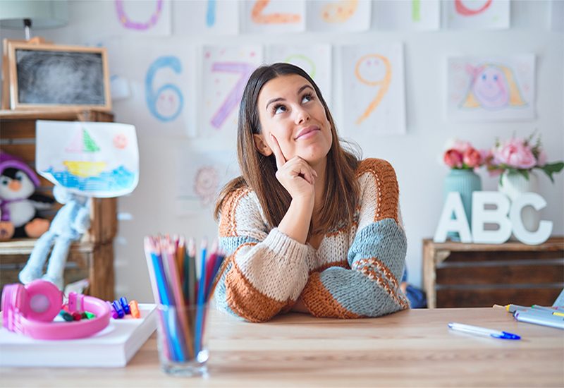Beamten Beratung online Bild Lehrerin überlegt