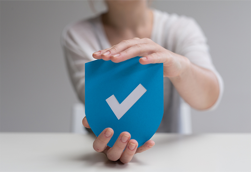 Beamten Beratung online Bild Schutzschild mit Haken